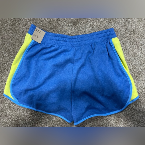 Nike Women’s Shorts - Picture 5 of 5